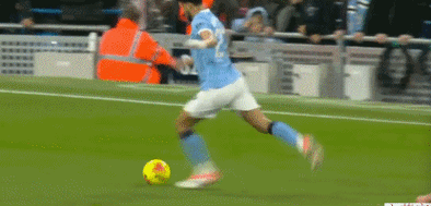 哈兰德急速救赎！失点后头球破门，2年首破利物浦，英超第99球插图