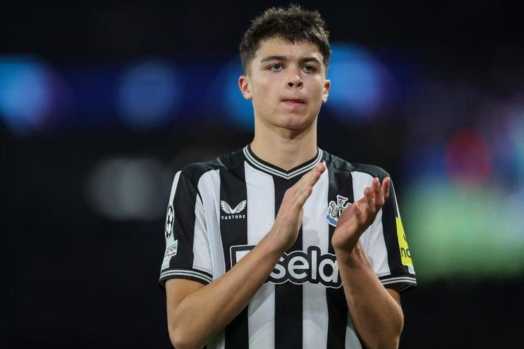 青训荣光，麦利成队史第三位欧战出场超10次的青少年球员插图