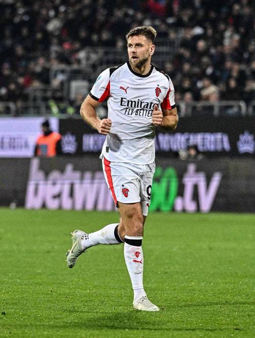 记者：米兰尝试截胡马特塔，他们有信心几天内完成交易